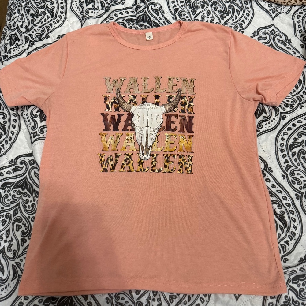 Morgan wallen small peach color shirt